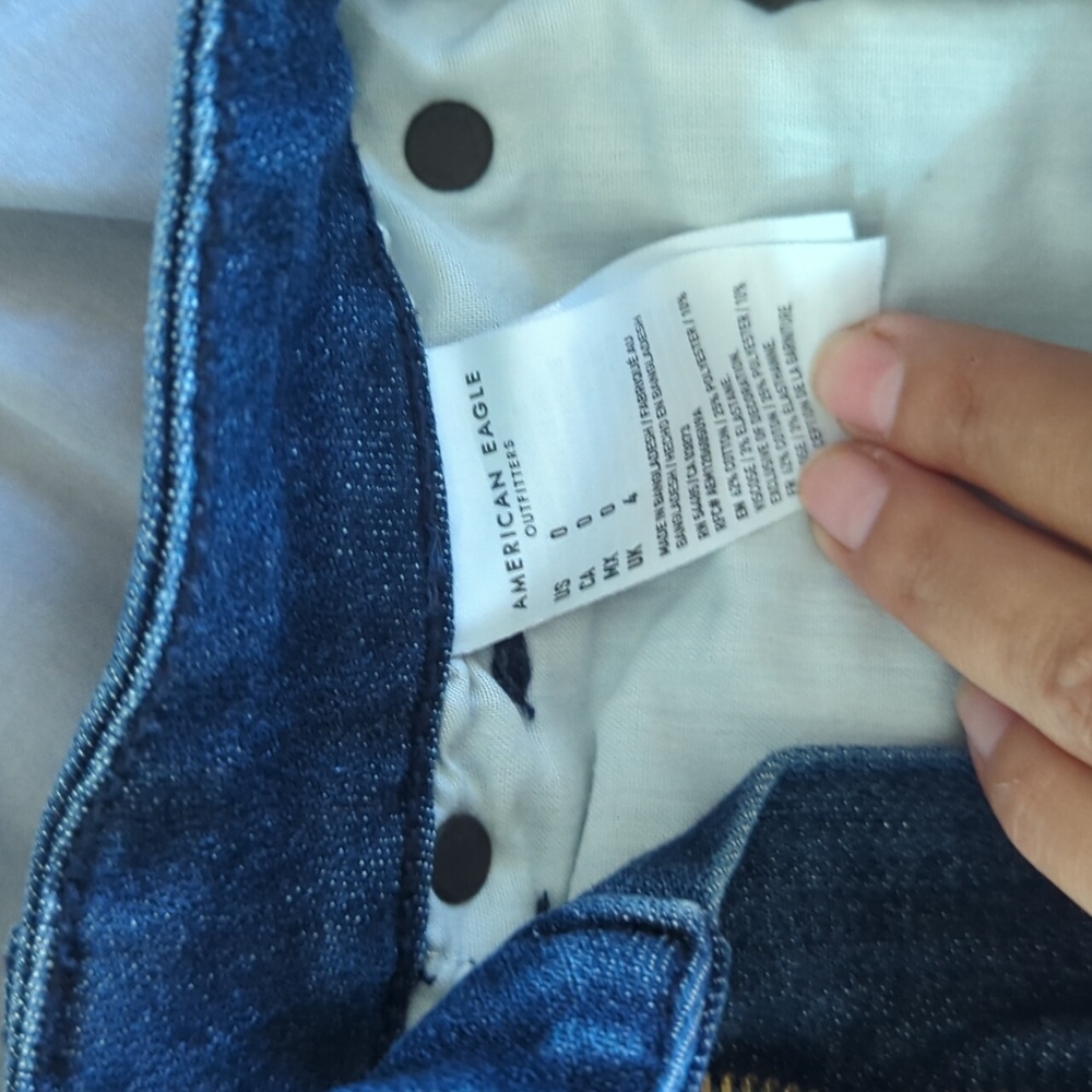 AEO HI RISE SHORTIE - Picture 5 of 5